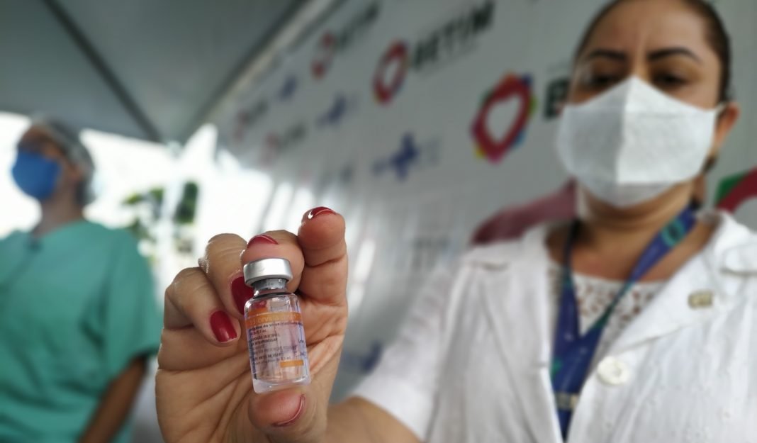 Chegada de um novo lote com 1.780 doses do imunizantei rá contribuir com a ampliação da faixa etária do grupo de idosos. Foto: Tiago Rodrigues.