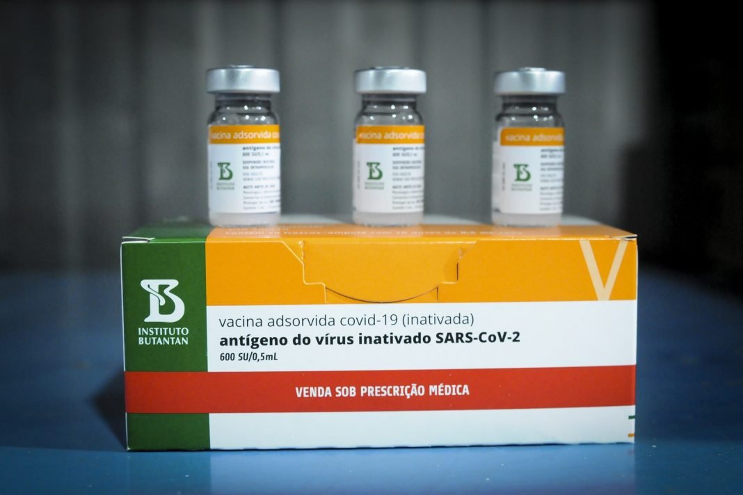 Frascos da vacina CoronaVac, fabricada on labóratório Butantan, em São Paulo. Foto: Geovana Alburquerque/ Agência Saúde.
