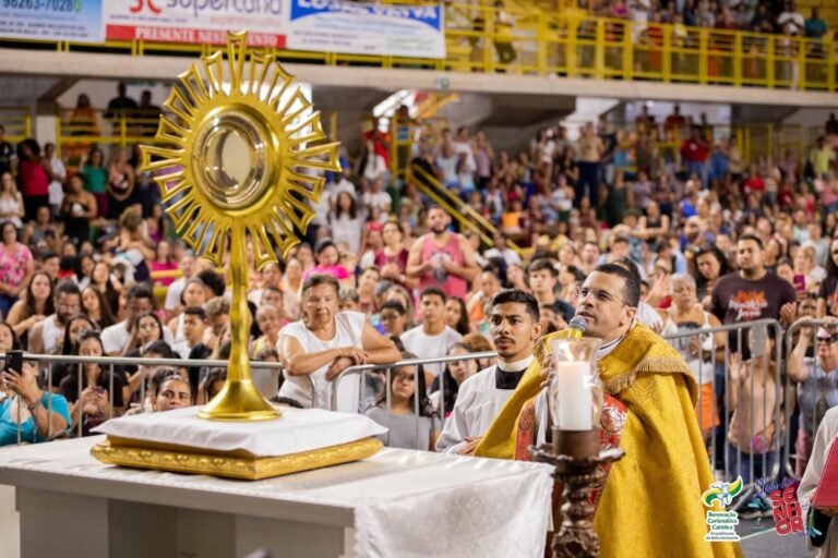 Betim recebe milhares de fiéis para 39ª edição do Rebanhão do Senhor no feriado de Carnaval