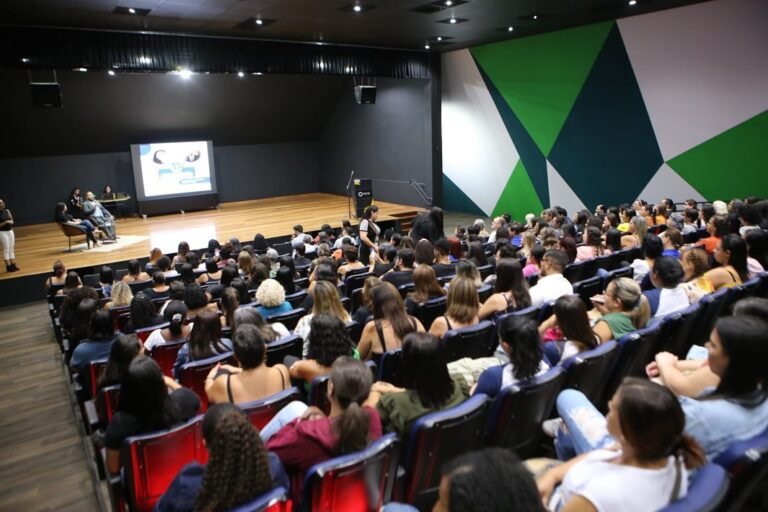 Nova Jornada Inclusiva promove formação continuada a educadores em Betim